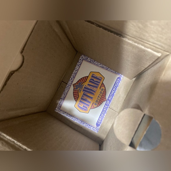 Shamrock Mug With Certificate Of Authenticity - Picture 3 of 5